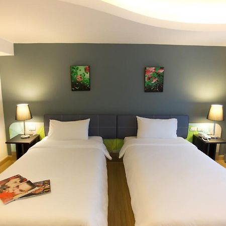 Grand Tower Inn Sathorn Hotel Bangkok Exteriér fotografie